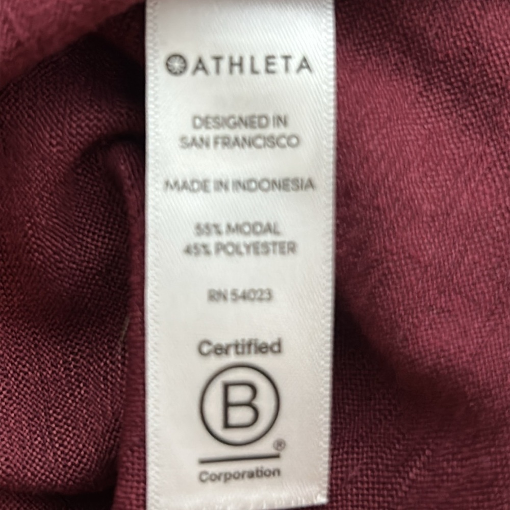 Athleta Breezy High Neck Tank Dark Garnet Size Small NWT - Picture 9 of 9